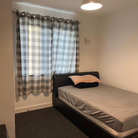 Double Bedroom With Ensuite Ilford Exterior photo